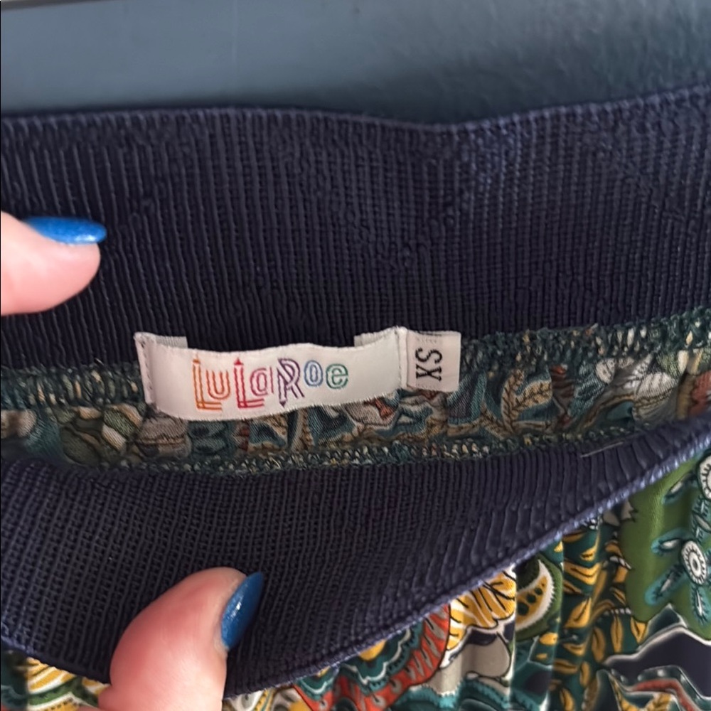 LuLaRoe Madison Skirt XS Multi-Color Paisley Pleated Midi Skirt with Pockets - Picture 3 of 9
